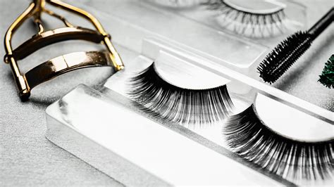 are fake eyelashes made from